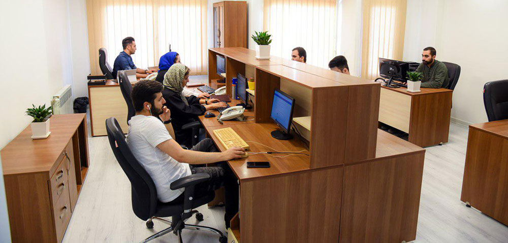 تیم ترنسیس سخت مشغول کار